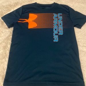 Boys under armor shirt size M
